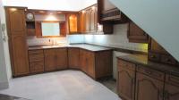 TC-KBR029 - CLOSED_KITCHEN.JPG